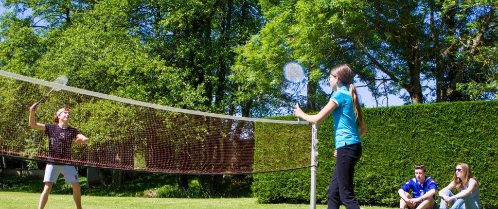 badminton 02 camping familial isere nature parc aquatique