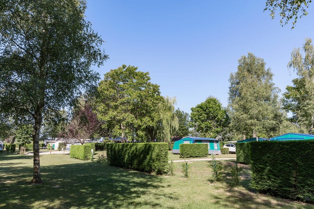 emplacement 18 camping familial isere nature parc aquatique